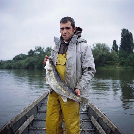 Haroun Hoydrie<br>30 ans, pêcheur professionnel <br>
Venables<br>
« Les îles, les bras morts, c’est hyper sauvage, on se croirait en Amazonie. »